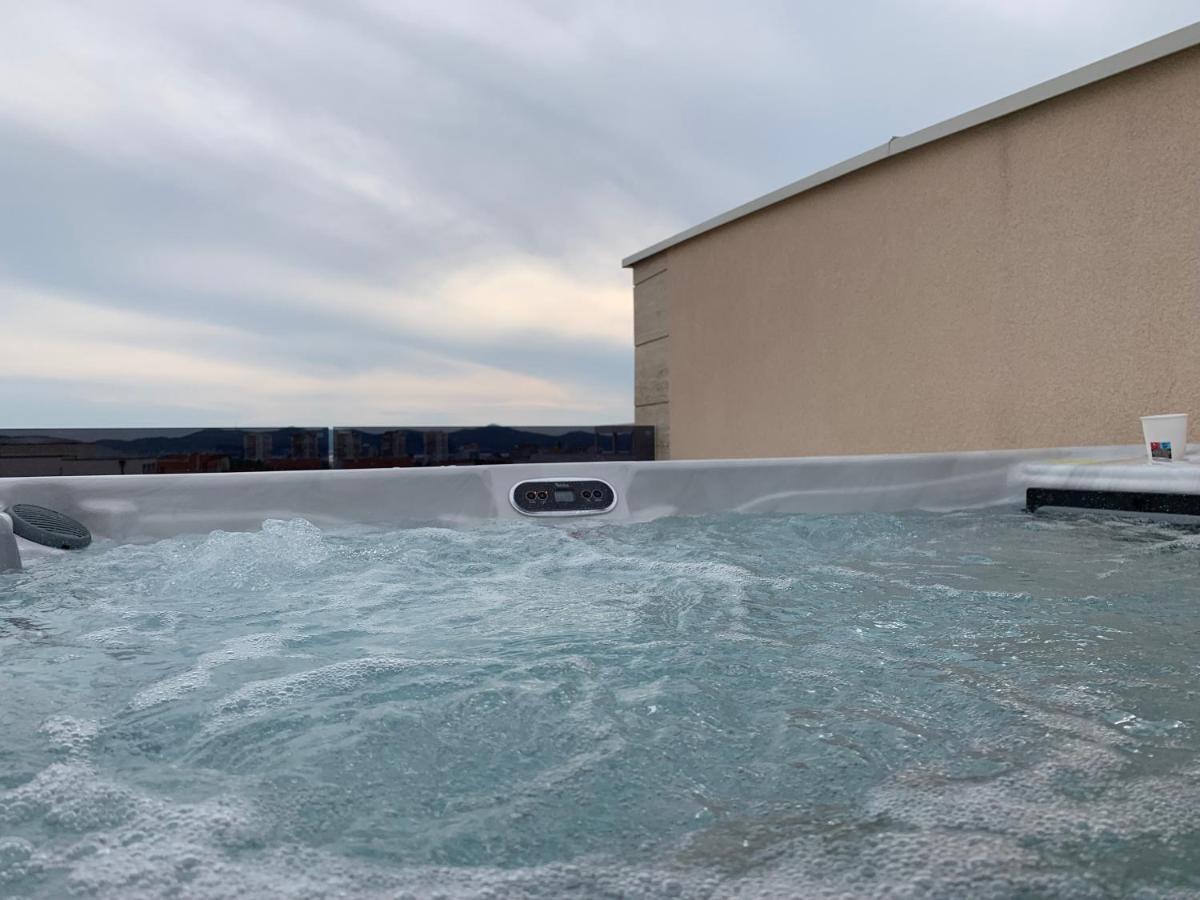 Olive Oasis Penthouse With Jacuzzi Apartment Задар Екстериор снимка